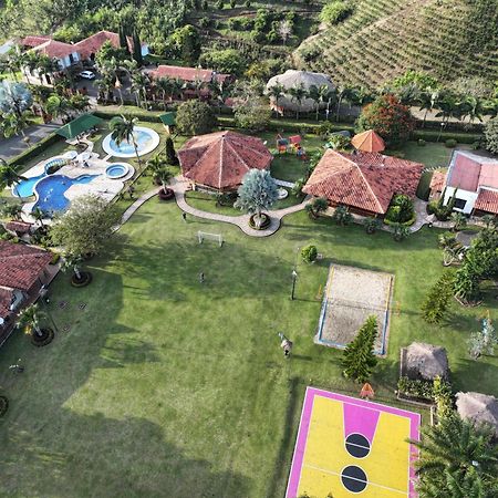 La Victoria Hotel Campestre Quimbaya Extérieur photo