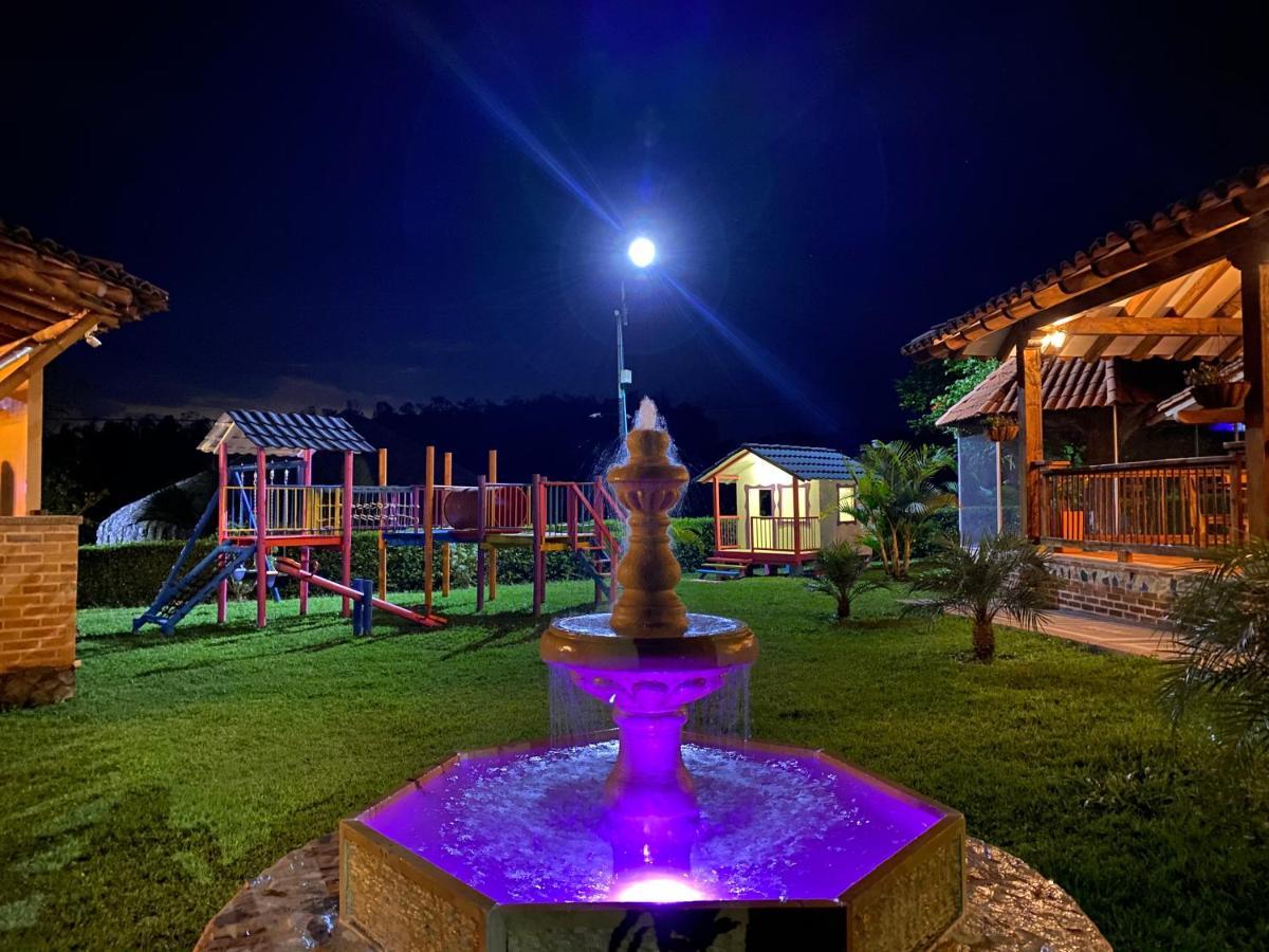 La Victoria Hotel Campestre Quimbaya Extérieur photo