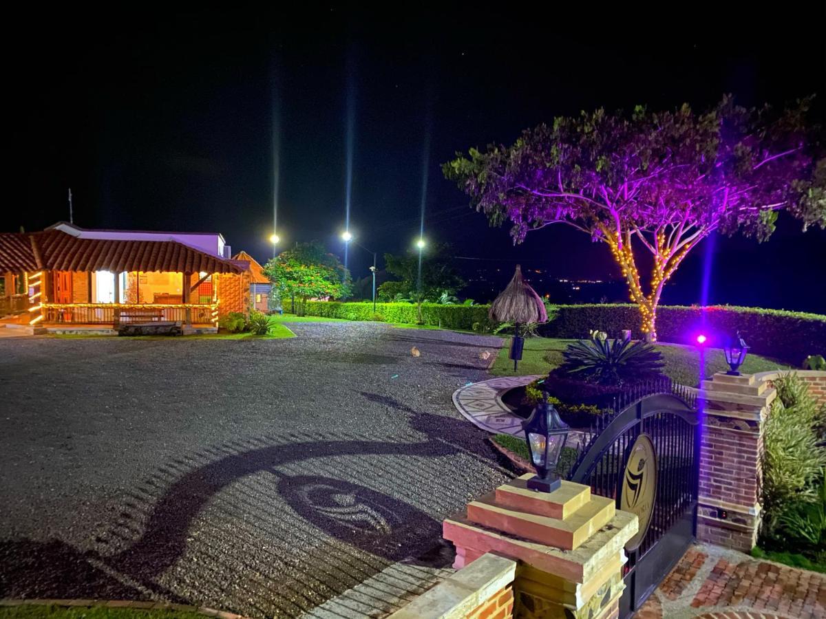 La Victoria Hotel Campestre Quimbaya Extérieur photo